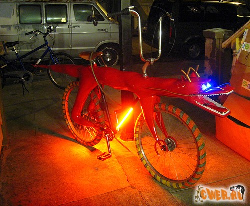 Светодиодиодный велосипед-дракон